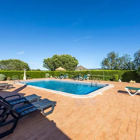 Konukevi Quinta Aves - Double Bedroom 1