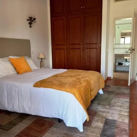 Konukevi Quinta Aves - Double Bedroom 1